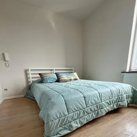 Daire Orlean 41 A Centre-gare-aeroport Charleroi